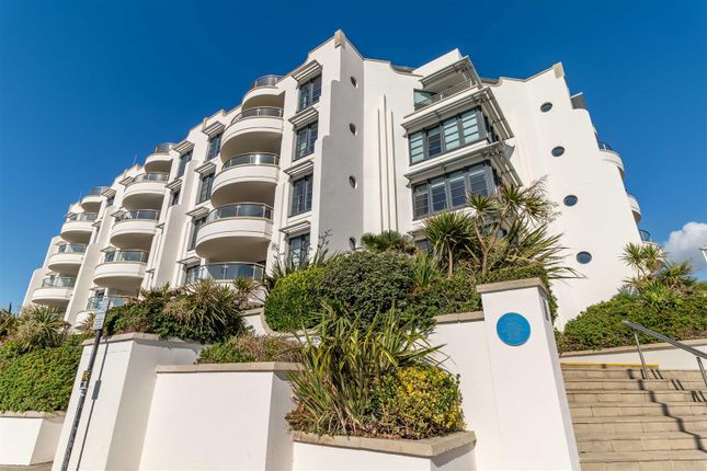 2 bed property, in Steyne Gardens, £600,000
