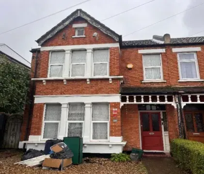 4 bed property, in Onslow Gardens, £875,000