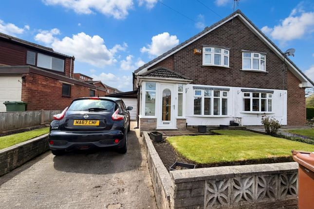 2 bed property, in Paddock Lane, £280,000