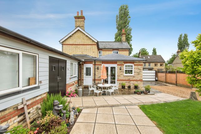3 bed property, in Stotfold Road, £750,000