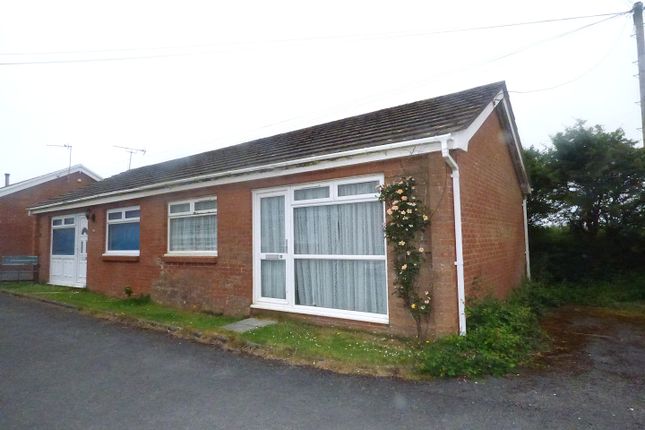 2 bed property, in Langcliffe Park, £125,000