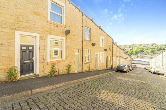 2 bed property, in Mason Street, £80,000