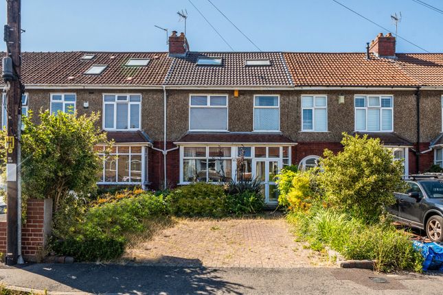 4 bed property, in Highfield Grove, £560,000
