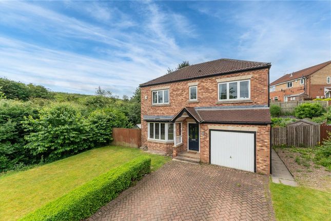 4 bed property, in Watering Meadow, £475,000