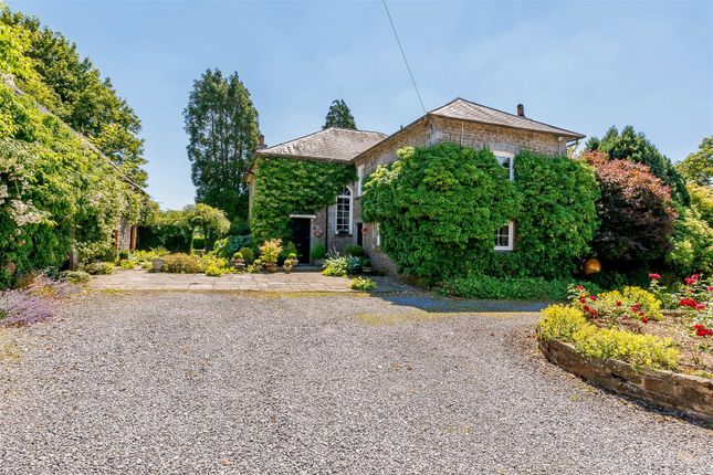 5 bed property, in Dryslwyn, £495,000