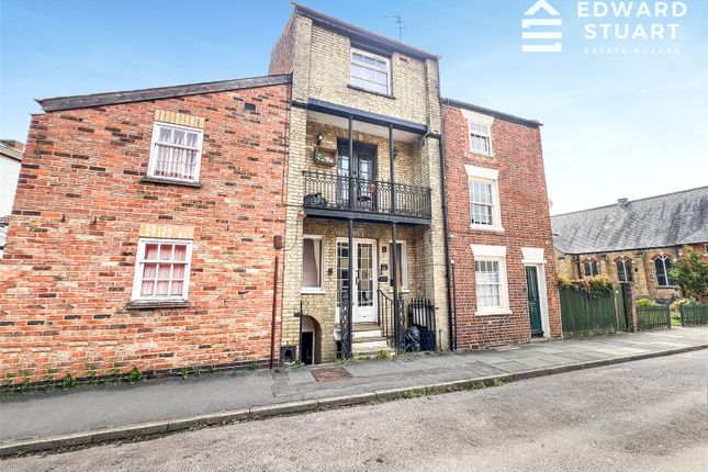 3 bed property, in Reform Street, £195,000