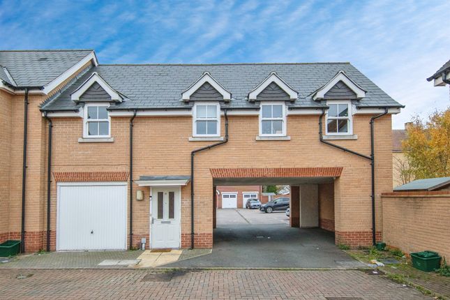 2 bed property, in Parade Square, £210,000