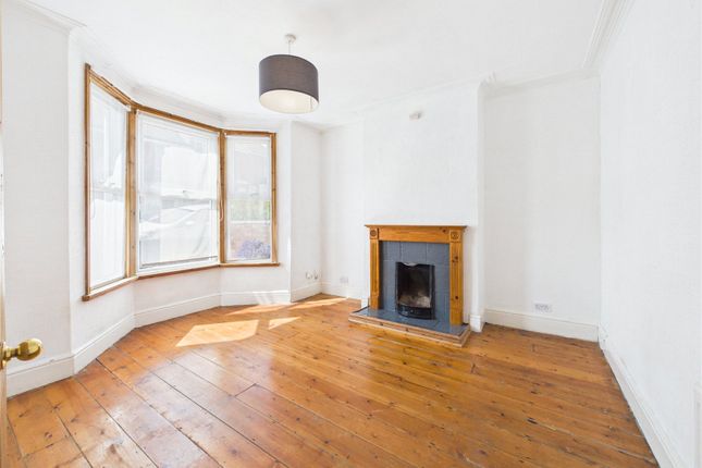 2 bed property, in Manworthy Road, £360,000