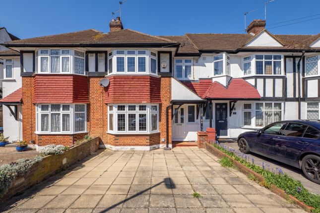 3 bed property, in Aragon Road, £525,000