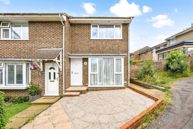3 bed property, in Mantell Close, £375,000