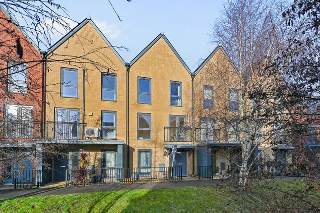 5 bed property, in Churchill Road, £655,000