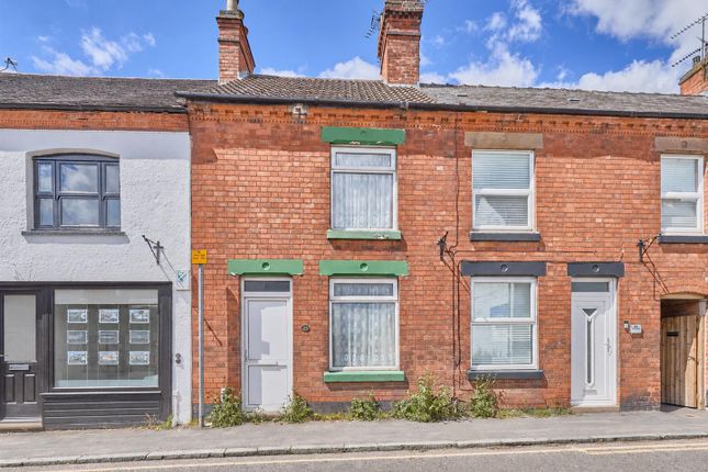 2 bed property, in High Street, £140,000