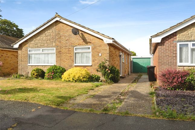 2 bed property, in Roundstone Way, £325,000