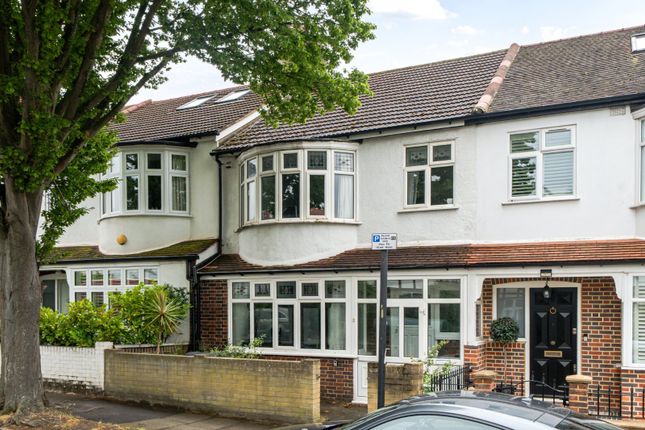 3 bed property, in Parkthorne Road, £820,000