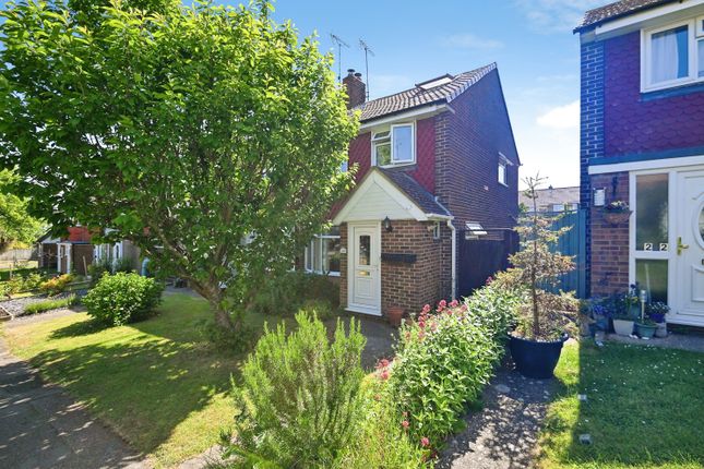 3 bed property, in Beechings Way, £300,000
