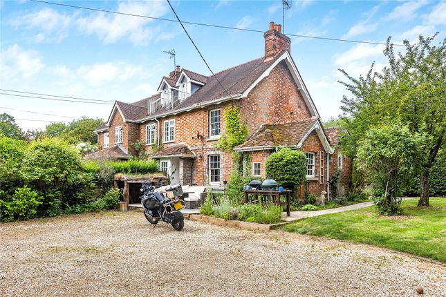 2 bed property, in Binfield Heath RG9, £800,000