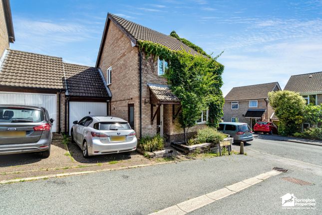 3 bed property, in Lindford Drive, £255,000