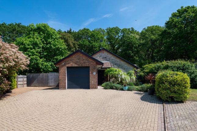 3 bed property, in Abbots Close, £565,000