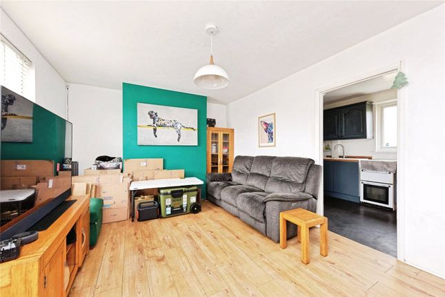 3 bed property, in Kings Road, £220,000