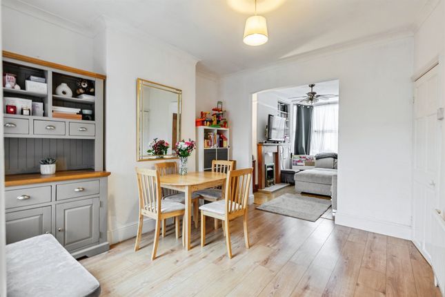 2 bed property, in Pytchley Road, £150,000