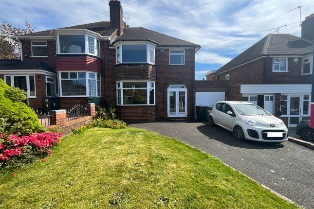 3 bed property, in Raddens Road, £350,000