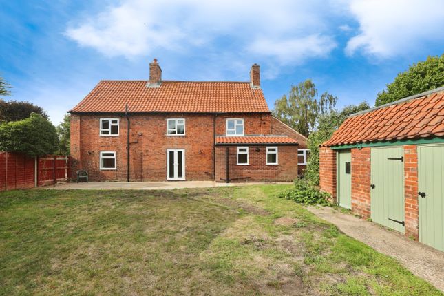 4 bed property, in High Street, £550,000