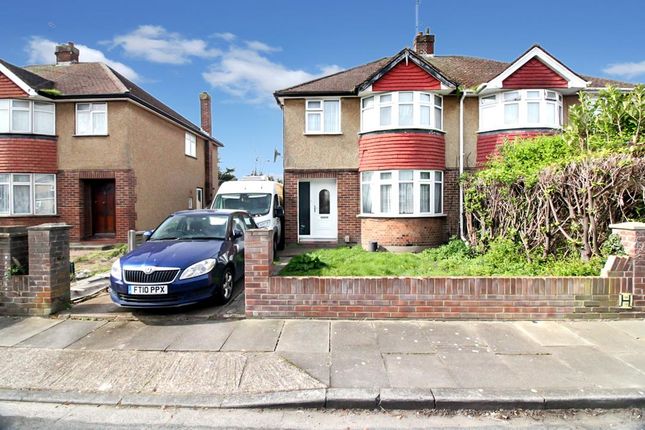 3 bed property, in Stanwell Gardens, £530,000