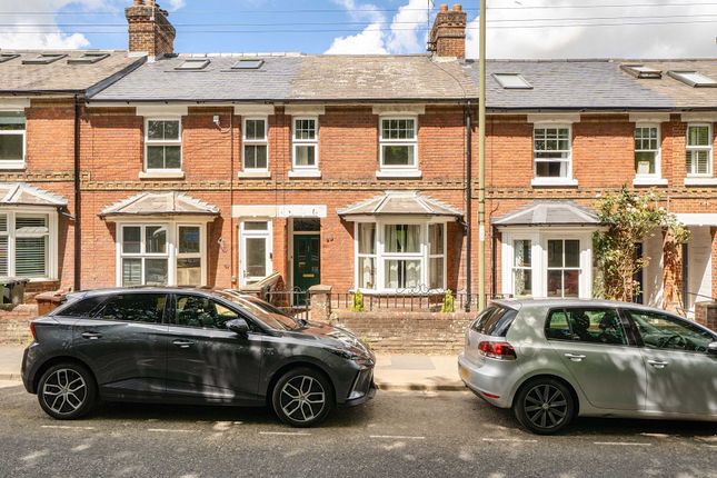 3 bed property, in Stockbridge Road, £650,000