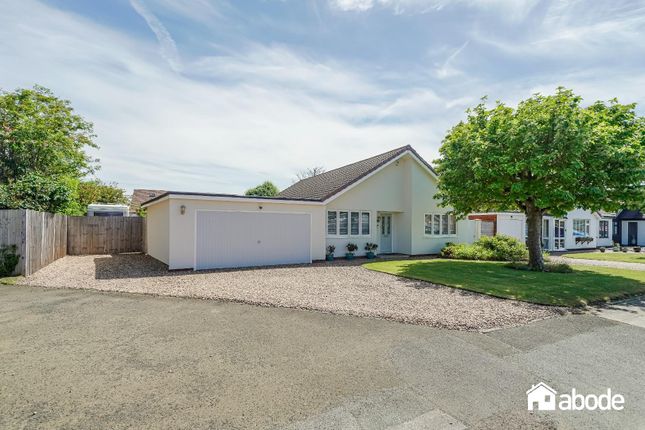 3 bed property, in St. Peters Avenue, £625,000