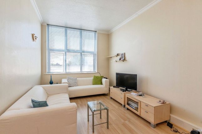 1 bed property, in Princess Margaret Road, £90,000