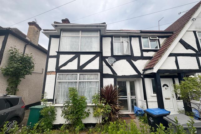 4 bed property, in Pettsgrove Avenue, £630,000
