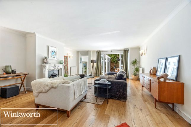 4 bed property, in Crown Street, £995,000