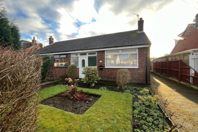 2 bed property, in Mansfield Avenue, £200,000