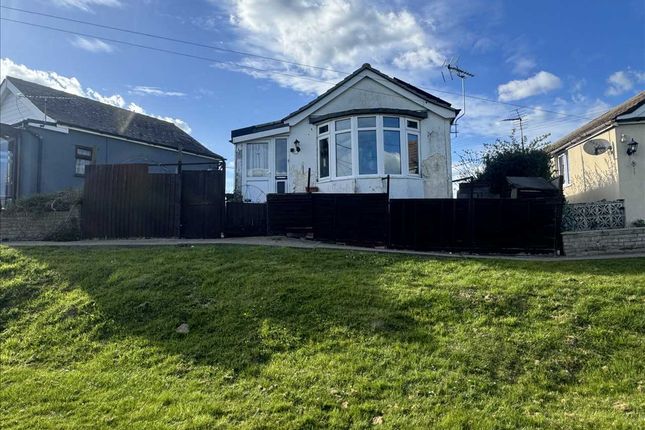 2 bed property, in Saxon Way, £85,000