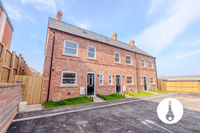 3 bed property, in Royal Grange, £300,000