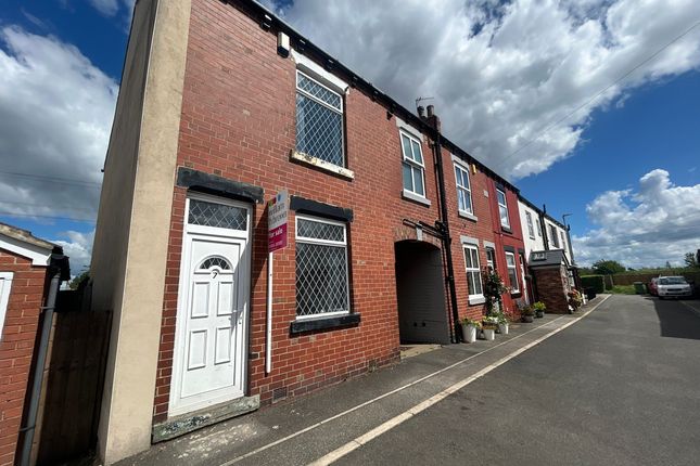 1 bed property, in Acres Road, £140,000