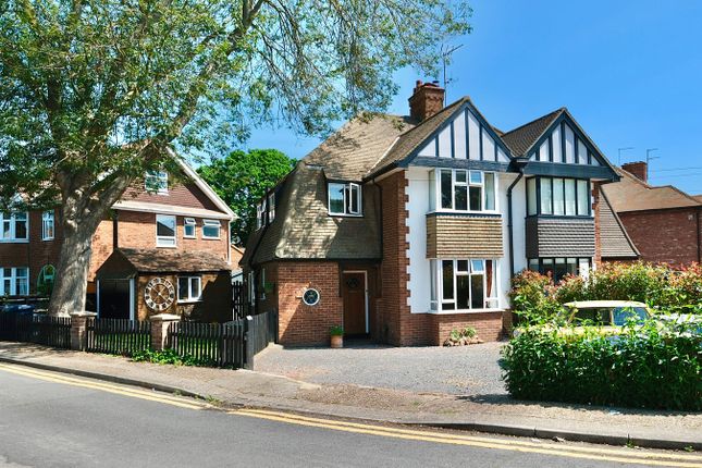 3 bed property, in Hartford Road, £395,000