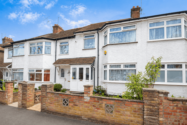 3 bed property, in District Road. Wembley, £575,000