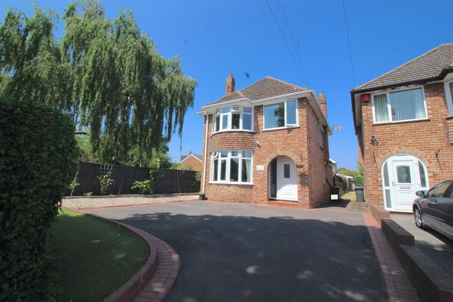 3 bed property, in Horse Shoes Lane, £340,000