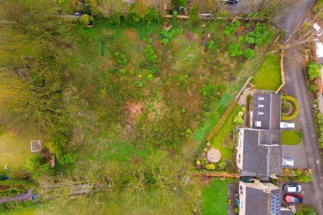 8 bed property, in Crescent View, £750,000