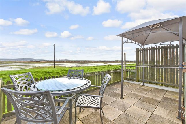 3 bed property, in Faversham Road, £230,000