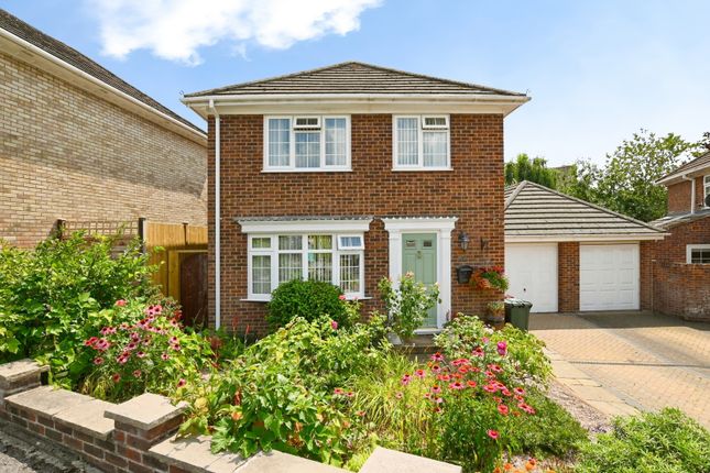 3 bed property, in Poplar Way, £525,000