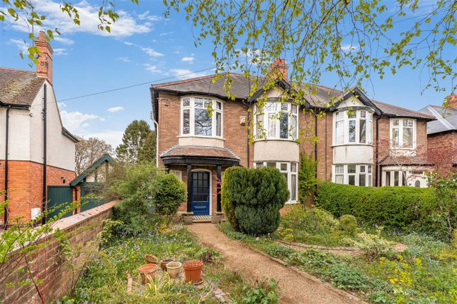 4 bed property, in Bloxham Road, £485,000