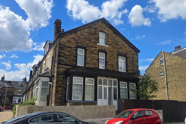 2 bed property, in Bridgwater Road, £135,000