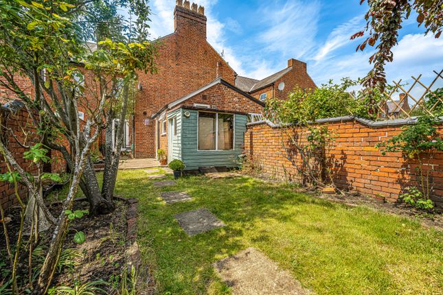 3 bed property, in Reading Road, £550,000