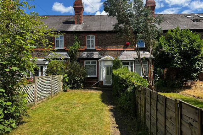 2 bed property, in Knutsford View, £325,000
