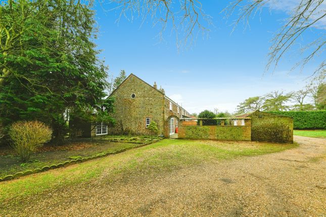 3 bed property, in Main Road, £260,000