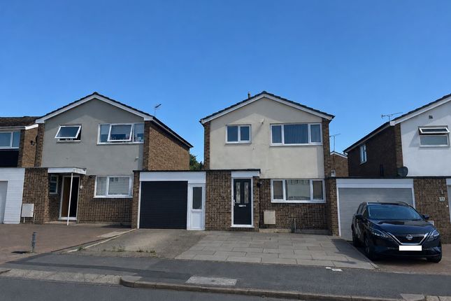 3 bed property, in 7 Linden Road, £300,000