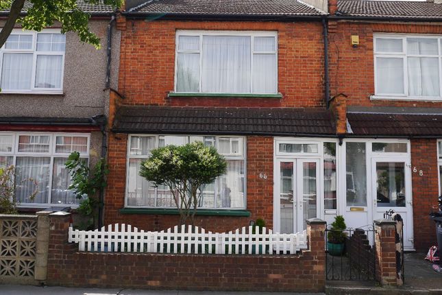 2 bed property, in Beverstone Road, £390,000