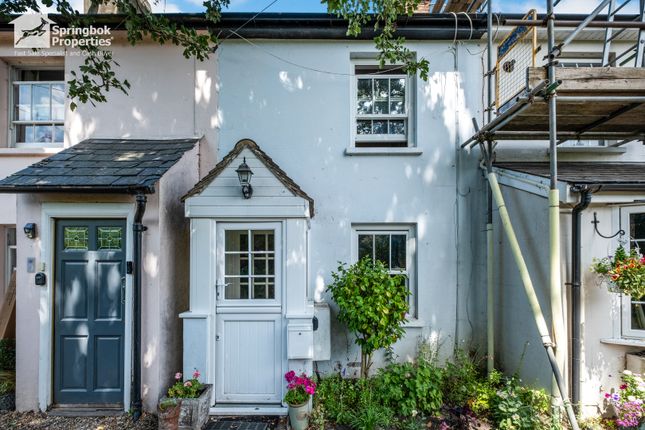 2 bed property, in Dukes Row, £330,000